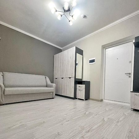 Beautiful Apartment In Chişinǎu Buitenkant foto