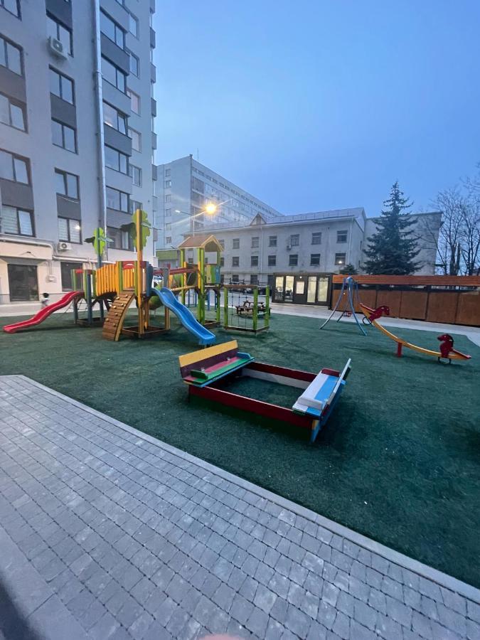 Beautiful Apartment In Chişinǎu Buitenkant foto